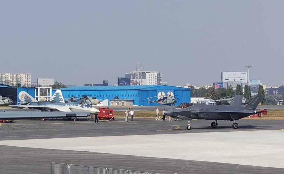 Первый зарубежный заказчик Су-57Э поднимет в воздух истребители в 2025 году — «Рособоронэкспорт»