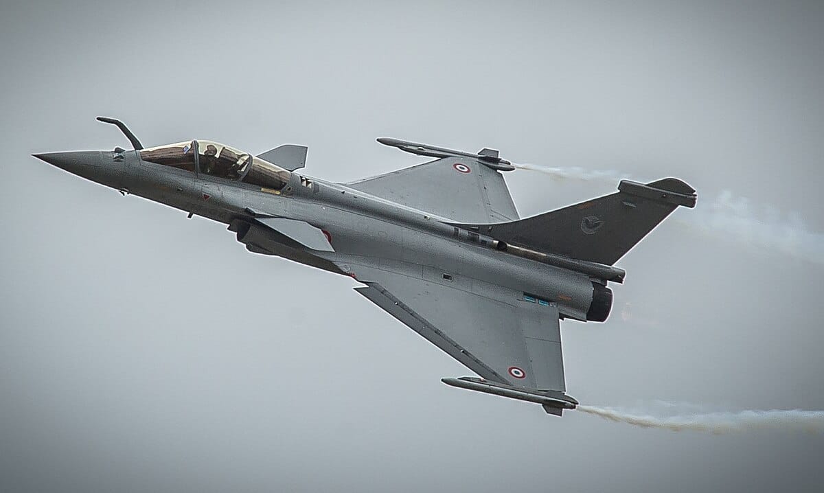Макрон пообещал задействовать истребители Rafale для защиты Польши и восточного фланга НАТО после российского налета